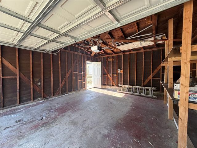 17046 Saticoy Street, Van Nuys, CA 91406