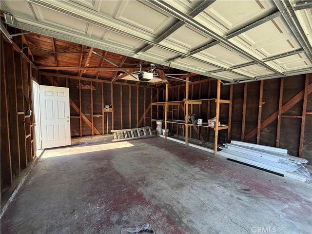 17046 Saticoy Street, Van Nuys, CA 91406