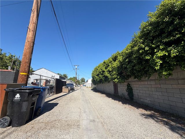 17046 Saticoy Street, Van Nuys, CA 91406