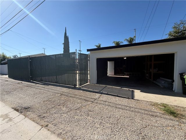 17046 Saticoy Street, Van Nuys, CA 91406