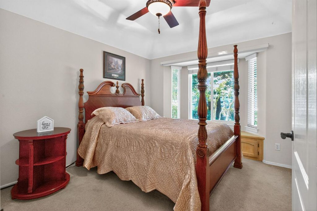 Image 12 of property listing at 10130 N Heather Drive, Fresno, CA 93720