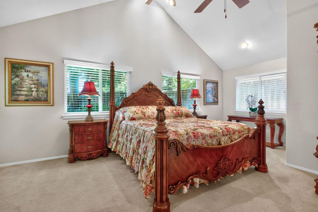 Image 13 of property listing at 10130 N Heather Drive, Fresno, CA 93720