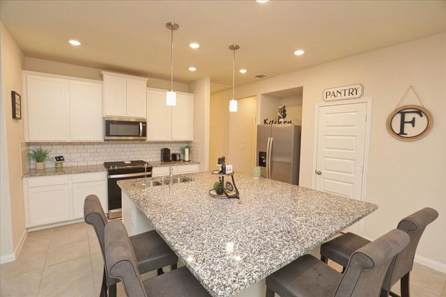 2051 W Darlington Oak Court, Conroe, TX 77304