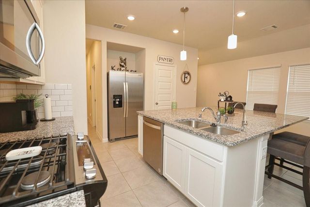 2051 W Darlington Oak Court, Conroe, TX 77304