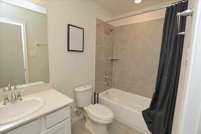 2051 W Darlington Oak Court, Conroe, TX 77304