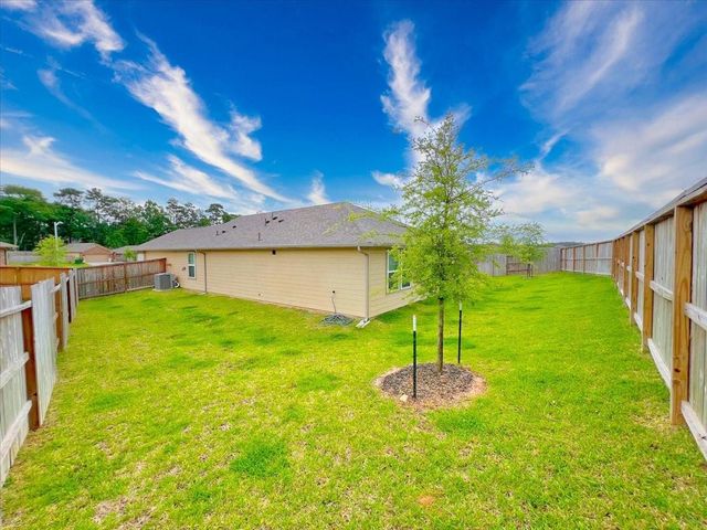 2051 W Darlington Oak Court, Conroe, TX 77304