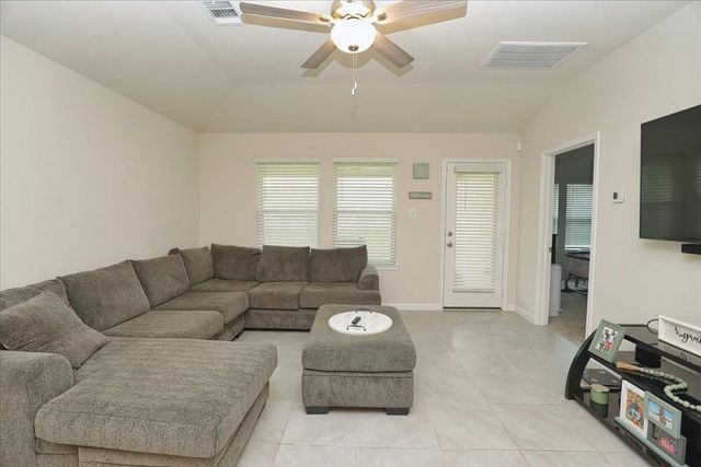 2051 W Darlington Oak Court, Conroe, TX 77304