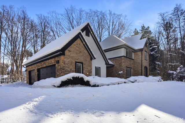 6380 Hidden Pond Drive, Laketown Twp, MI 49423