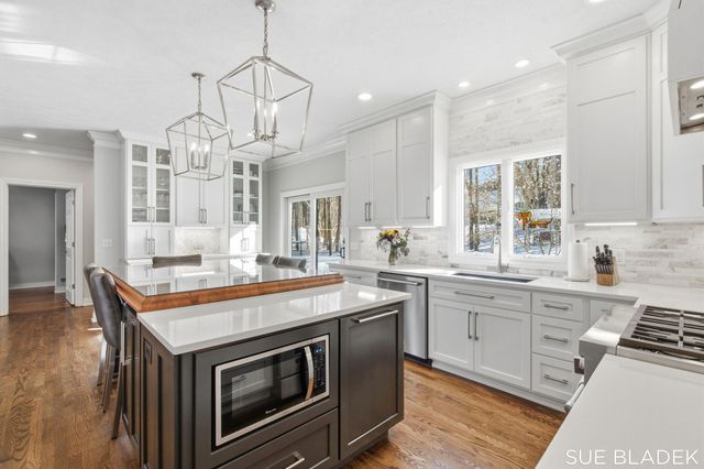 6380 Hidden Pond Drive, Laketown Twp, MI 49423