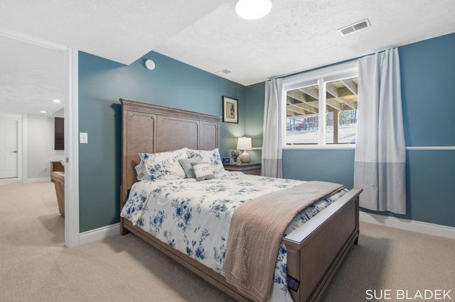 6380 Hidden Pond Drive, Laketown Twp, MI 49423