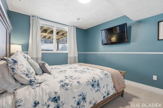 6380 Hidden Pond Drive, Laketown Twp, MI 49423