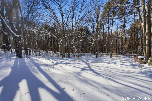 6380 Hidden Pond Drive, Laketown Twp, MI 49423