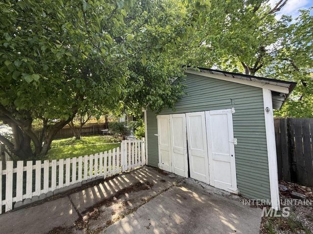 3605 W Morris Hill Rd, Boise, ID 83706