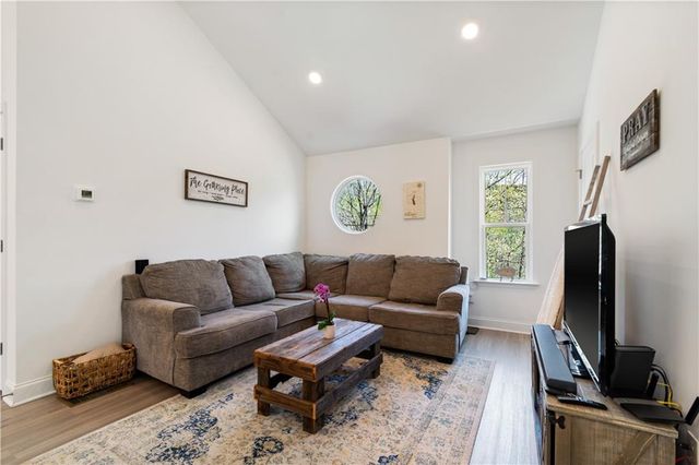 305 Ridgewood Drive, Waleska, GA 30183