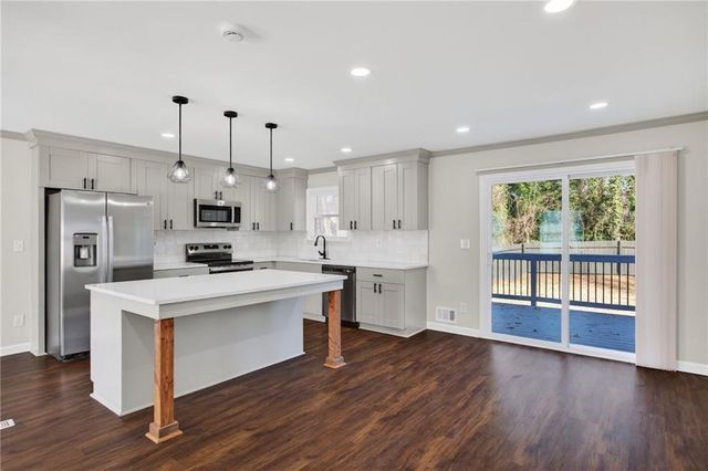 6050 Randy Lane, Ellenwood, GA 30294