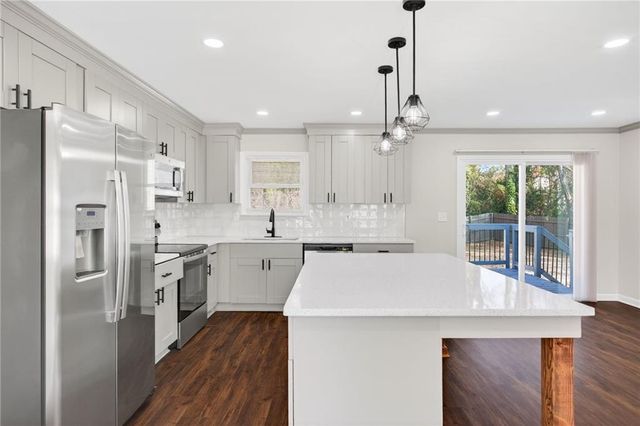 6050 Randy Lane, Ellenwood, GA 30294