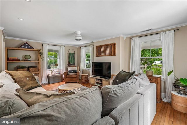 43655 HAY RD, Ashburn, VA 20147