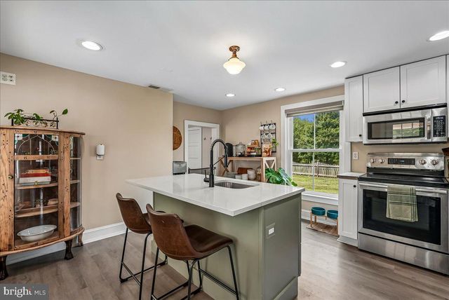 43655 HAY RD, Ashburn, VA 20147