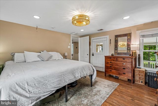 43655 HAY RD, Ashburn, VA 20147