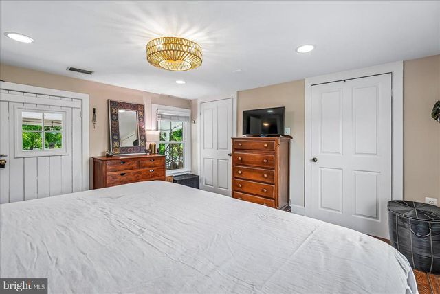 43655 HAY RD, Ashburn, VA 20147