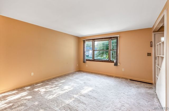 628 82nd Street, Niagara Falls, NY 14304