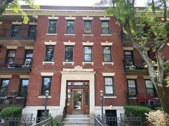 1758 Commonwealth Ave 6, Boston, MA 02135