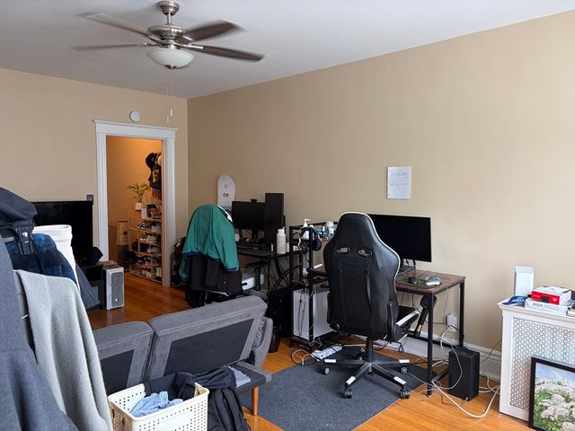1758 Commonwealth Ave 6, Boston, MA 02135