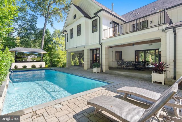 608 WALKER RD, Great Falls, VA 22066