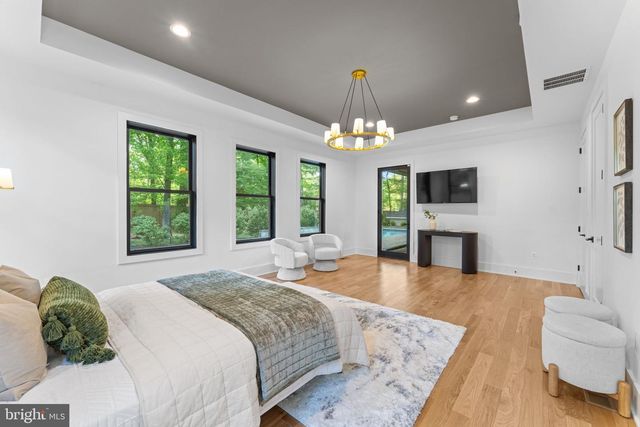 608 WALKER RD, Great Falls, VA 22066