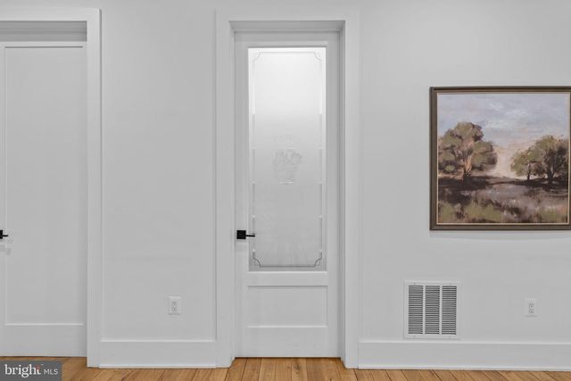 608 WALKER RD, Great Falls, VA 22066