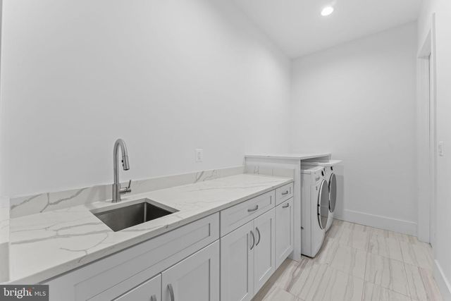 608 WALKER RD, Great Falls, VA 22066