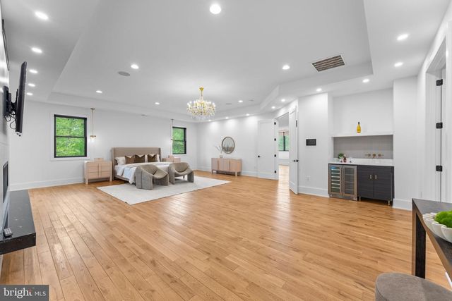 608 WALKER RD, Great Falls, VA 22066