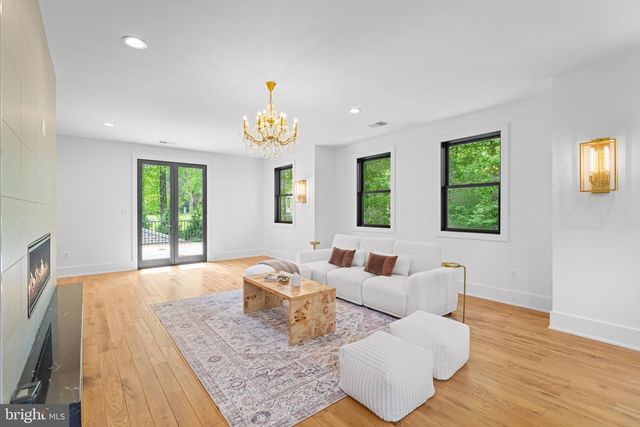 608 WALKER RD, Great Falls, VA 22066