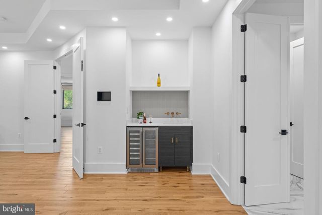 608 WALKER RD, Great Falls, VA 22066