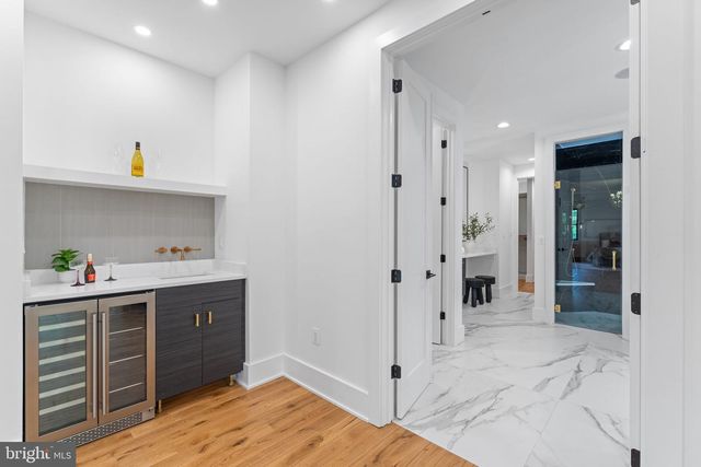 608 WALKER RD, Great Falls, VA 22066