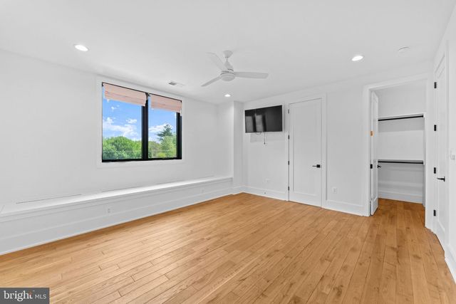 608 WALKER RD, Great Falls, VA 22066