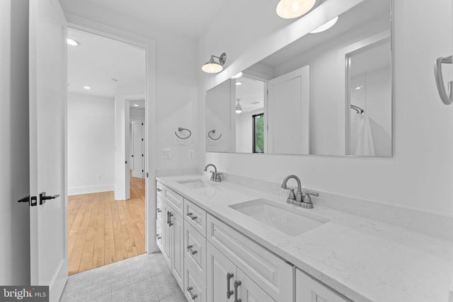 608 WALKER RD, Great Falls, VA 22066