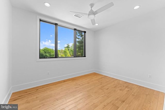 608 WALKER RD, Great Falls, VA 22066
