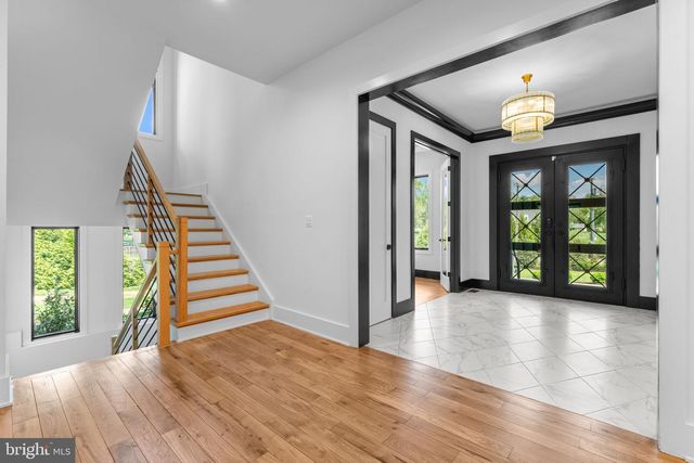 608 WALKER RD, Great Falls, VA 22066