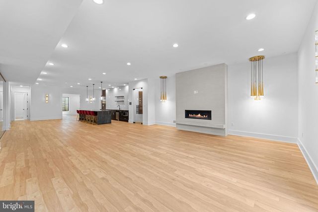 608 WALKER RD, Great Falls, VA 22066