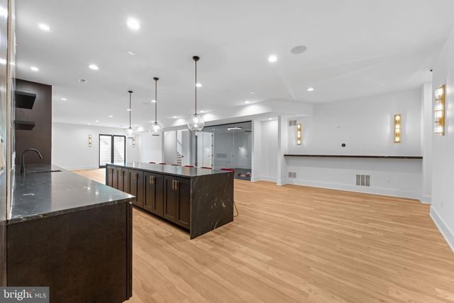 608 WALKER RD, Great Falls, VA 22066