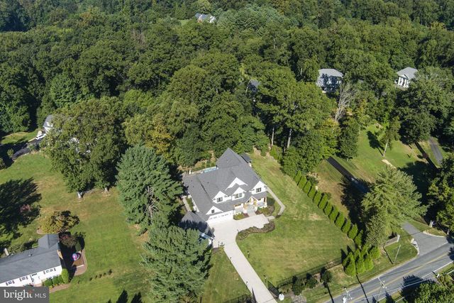 608 WALKER RD, Great Falls, VA 22066