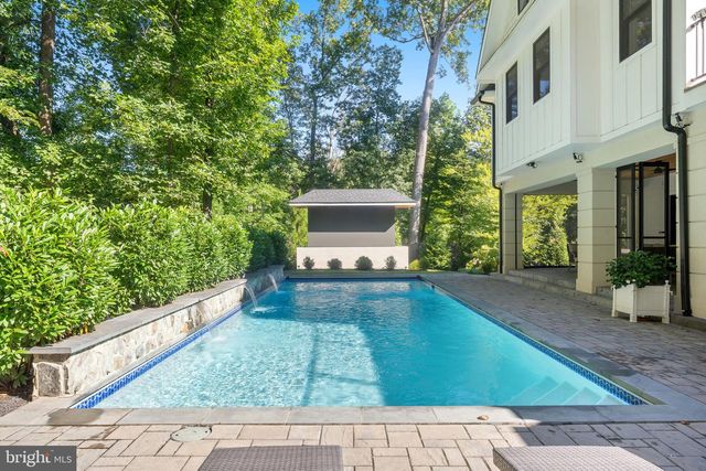 608 WALKER RD, Great Falls, VA 22066