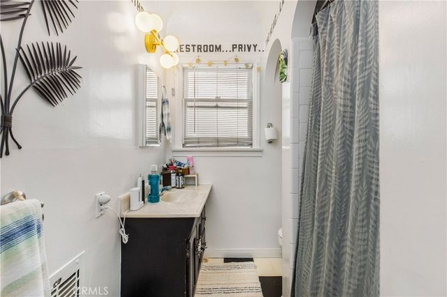 1117 Mira Mar Avenue, Long Beach, CA 90804