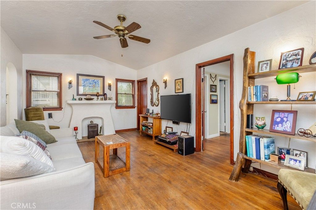 Image 10 of property listing at 1117 Mira Mar Avenue, Long Beach, CA 90804