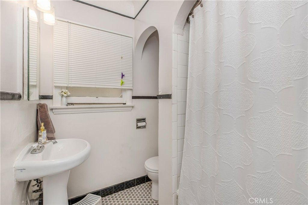 Image 36 of property listing at 1117 Mira Mar Avenue, Long Beach, CA 90804