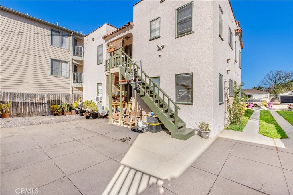 Image 4 of property listing at 1117 Mira Mar Avenue, Long Beach, CA 90804