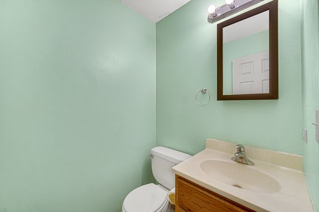593 Iroquois Trail, Carol Stream, IL 60188