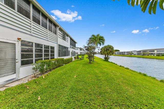 2 Chatham A, West Palm Beach, FL 33417