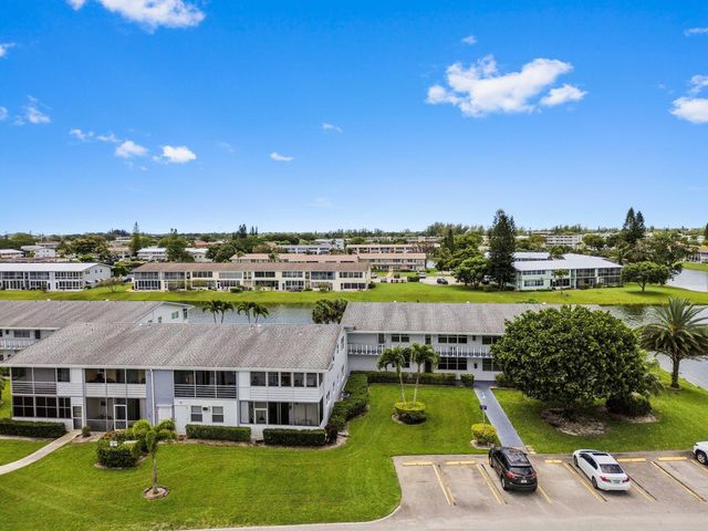 2 Chatham A, West Palm Beach, FL 33417